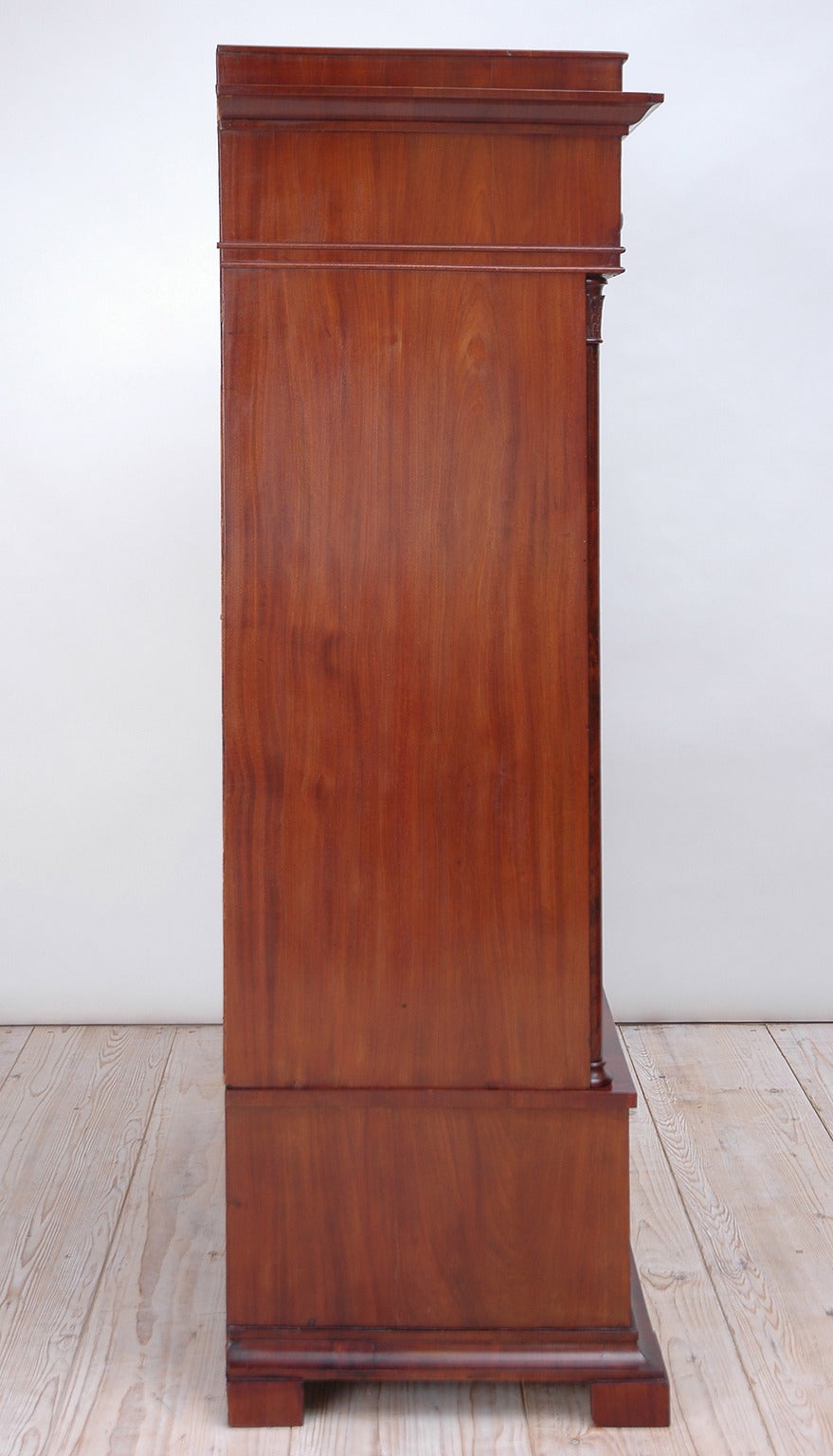 Danish Biedermeier Tall Chest of Drawers in Book-Matched Mahogany, Copenhagen, c. 1820