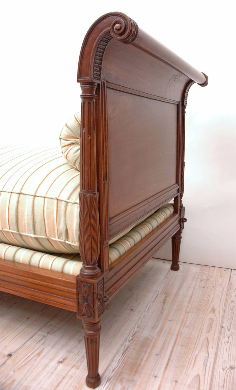 19th Century Directoire Daybed in Walnut, France, circa 1800