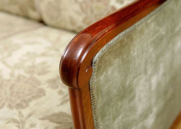 Post Art Deco Upholstered Sofa Frame in Cuban Mahogany, circa 1930 In Good Condition In Miami, FL