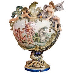 urne en majolique italienne du 19e siècle avec Neptune chevauchant un coquillage tiré par des chevaux