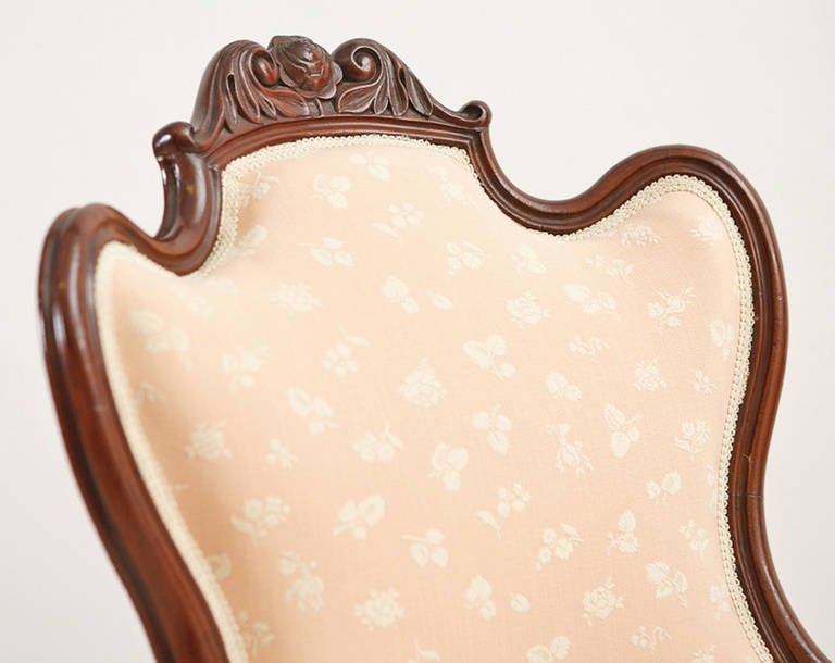 Louis-Philippe Bergère scandinave nouvellement tapissée en acajou, vers 1860 en vente