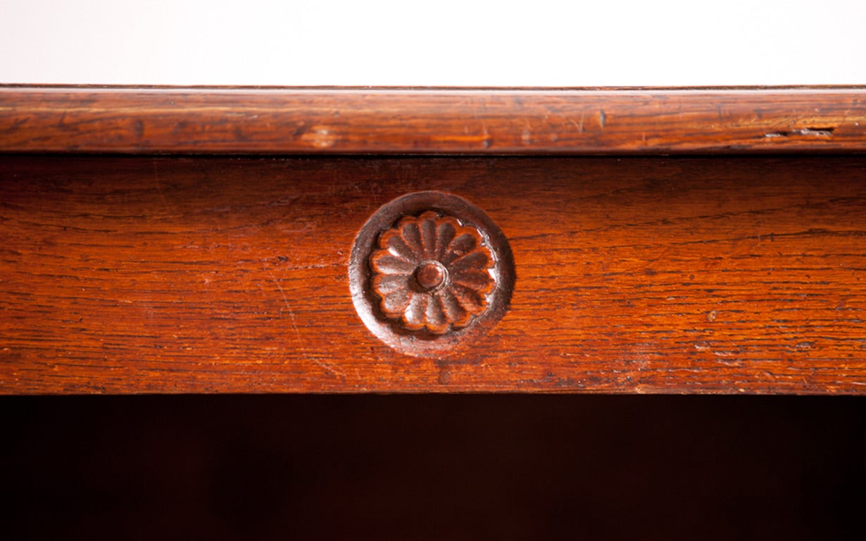 18th Century French Louis XV Antique Buffet or Cabinet in Oak In Good Condition For Sale In Miami, FL