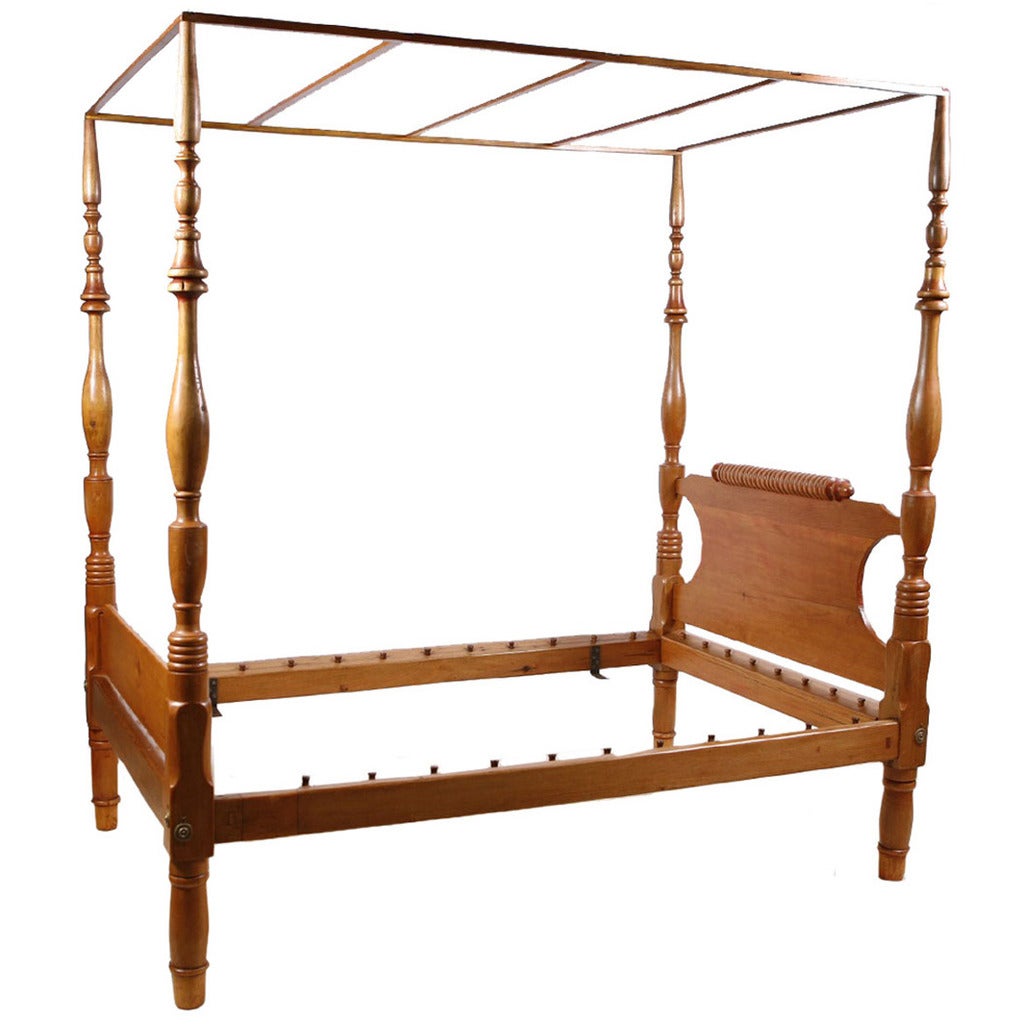 American Sheraton Four-Poster Full  Size Bed in Pine and Poplar, circa 1815