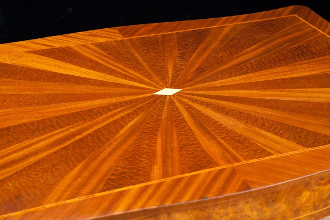 French Dining Table in Satinwood, circa 1900