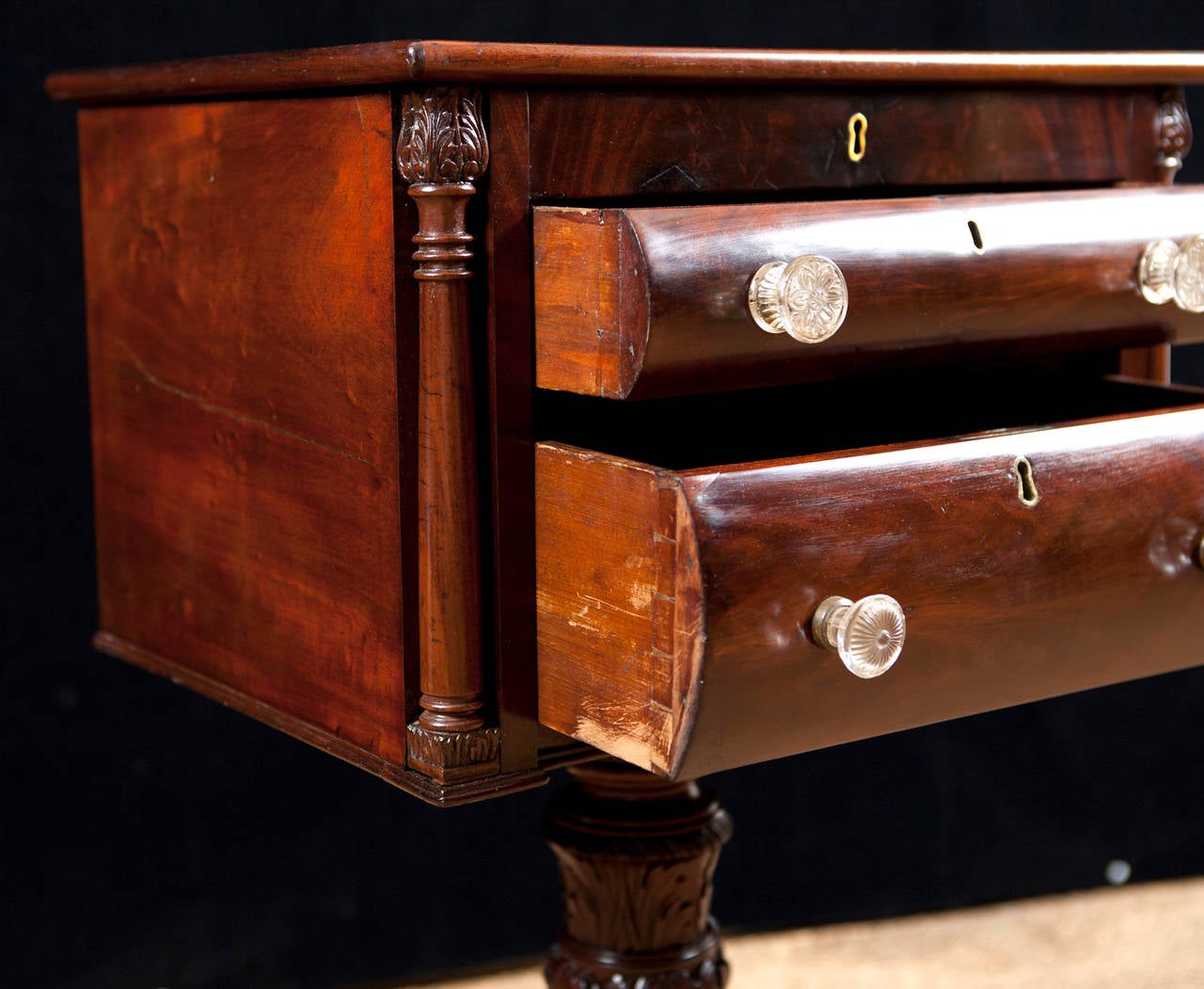 Polished American Empire Side Table with Writing Surface in Mahogany, circa 1825 For Sale