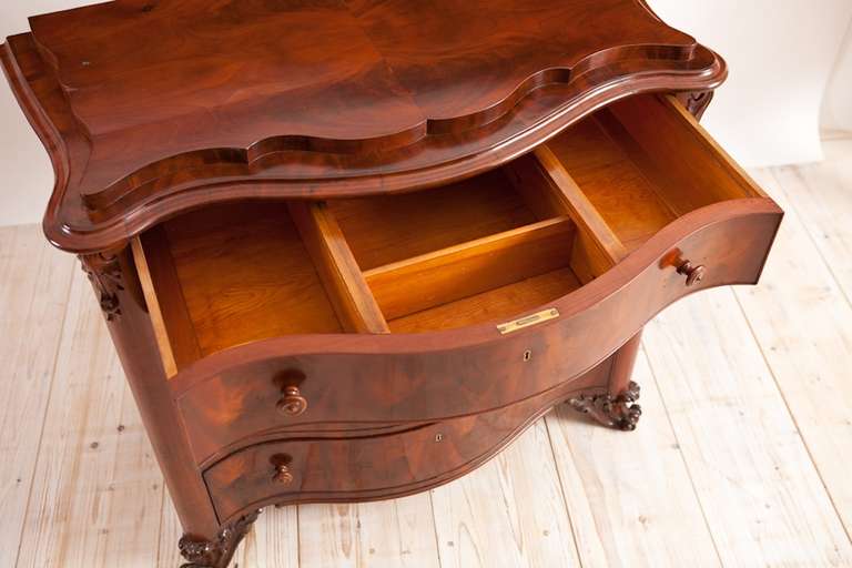 Swedish Antique Rococo-Style Chest of Drawers in Figured Mahogany w/ Serpentine-Front  For Sale