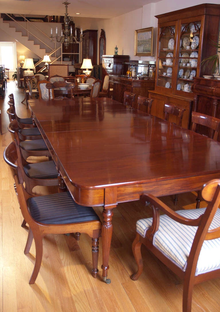 Sheraton Long English Regency Banquet Dining Table in Mahogany w/ 4 Leaves, c. 1820