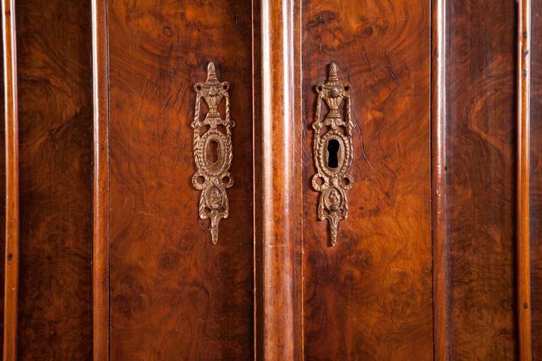 Dutch Kast or Linen Press in Walnut with Inlays, circa 1780 In Good Condition In Miami, FL