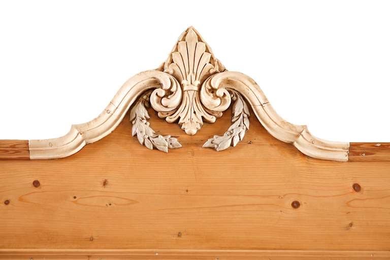 Massive North German Pine Armoire with Gesso Appliques on the Bonnet, circa 1850 1