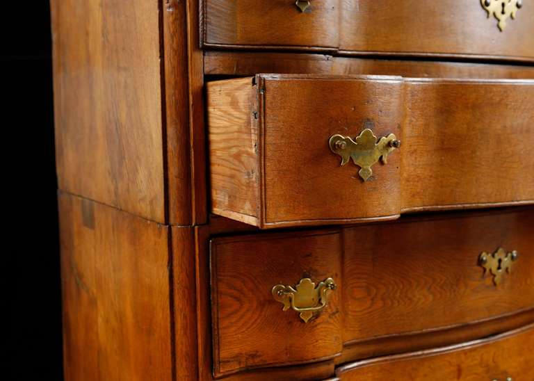 18th Century Danish Baroque Block Front Chest of Drawers in Oak, circa 1730 For Sale 1
