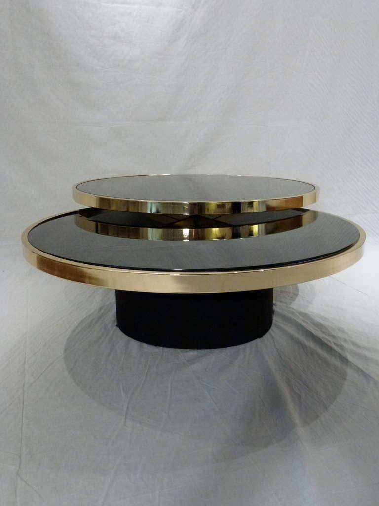 Italian Modern Brass and Glass Swivel Table In Good Condition In Northbrook, IL