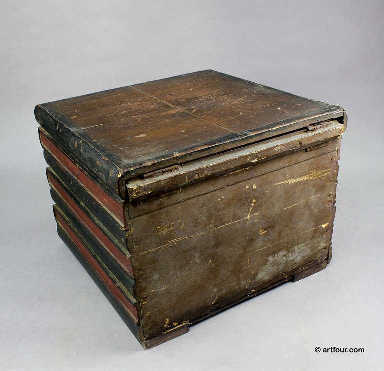 Wooden Carved Pile of Books Chest Circa 1900 In Good Condition In Berghuelen, DE