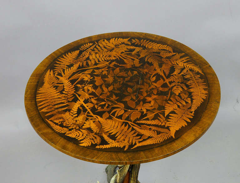 Antique Occasional Antler Table with Inlays In Good Condition In Berghuelen, DE