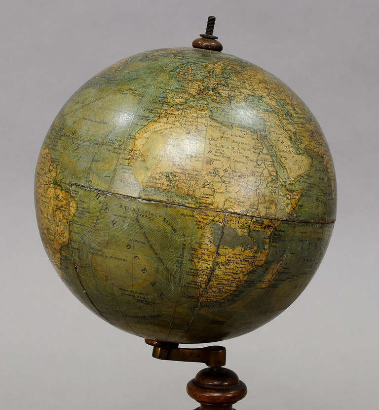 Small Terrestrial Earth Globe by Heymann, circa 1890 In Good Condition In Berghuelen, DE