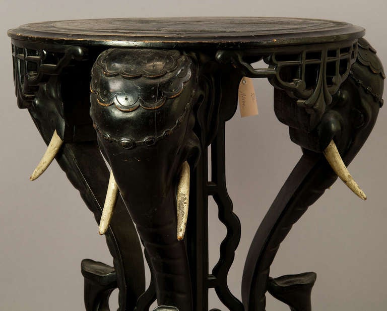 Carved Wood Elephant Flower Stand Chinese Chippendale Ca. 1900 In Good Condition In Berghuelen, DE