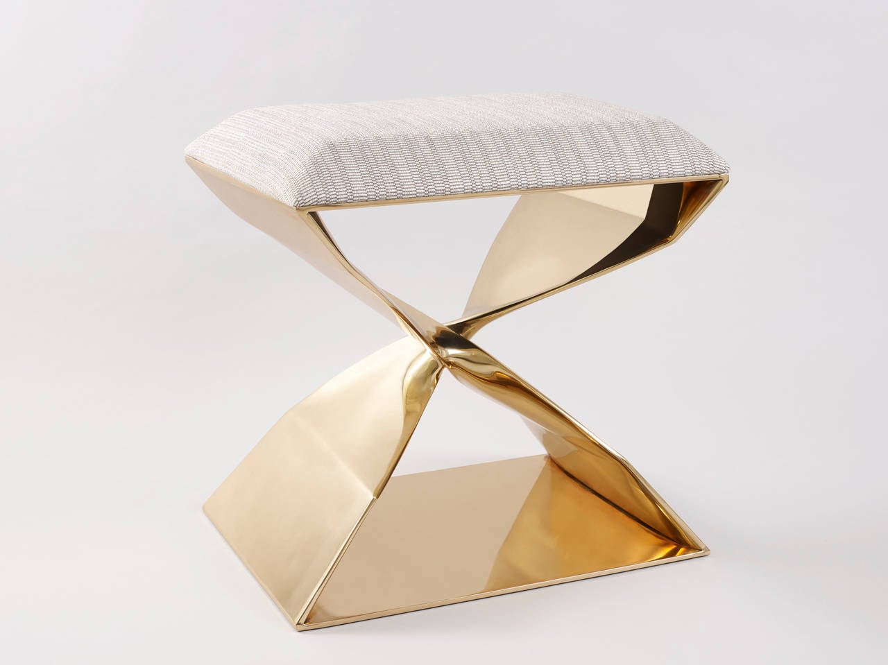 A new classic in itself, ‘Sculptural Bronze Stool’ by Dublin-born and Manhattan-based interior designer Carol Egan lies at the crossroads of past and future. Very minimalist in style, this stool was developed using 3-D modeling software before being