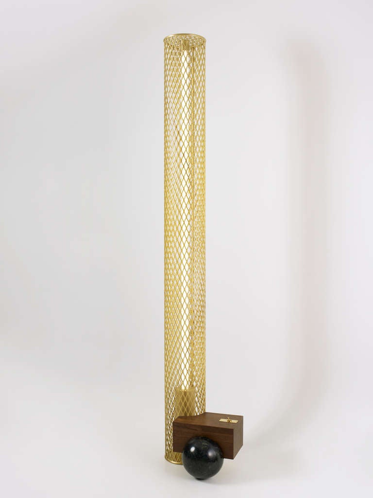 The ‘Caged Elements’ lamp is a minimalistic and sophisticated floor lamp by star of British design Faye Toogood, long standing editor at World of Interiors, and renowned for her set productions for Comme des Garçons, Tom Dixon and Alexander McQueen.