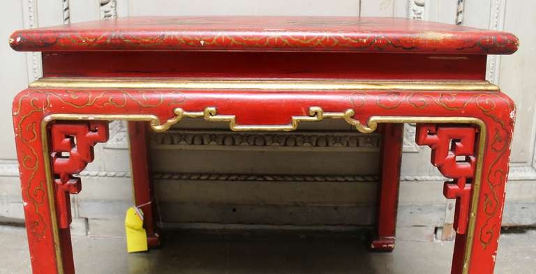 French Red Lacquered Chinoiserie Table In Good Condition For Sale In Dallas, TX