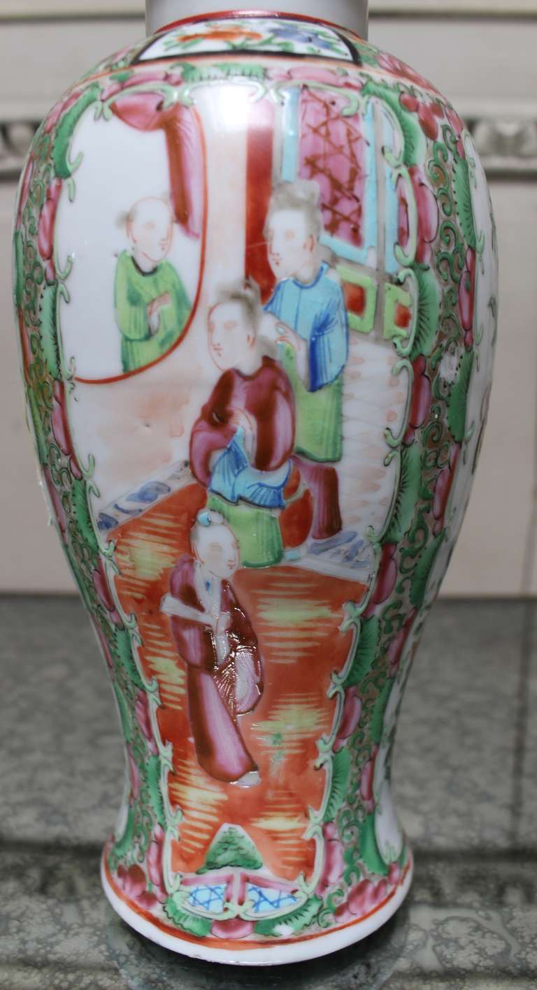 19th Century Pair of Chinese Porcelain Rose Mandarin Jars with Lids