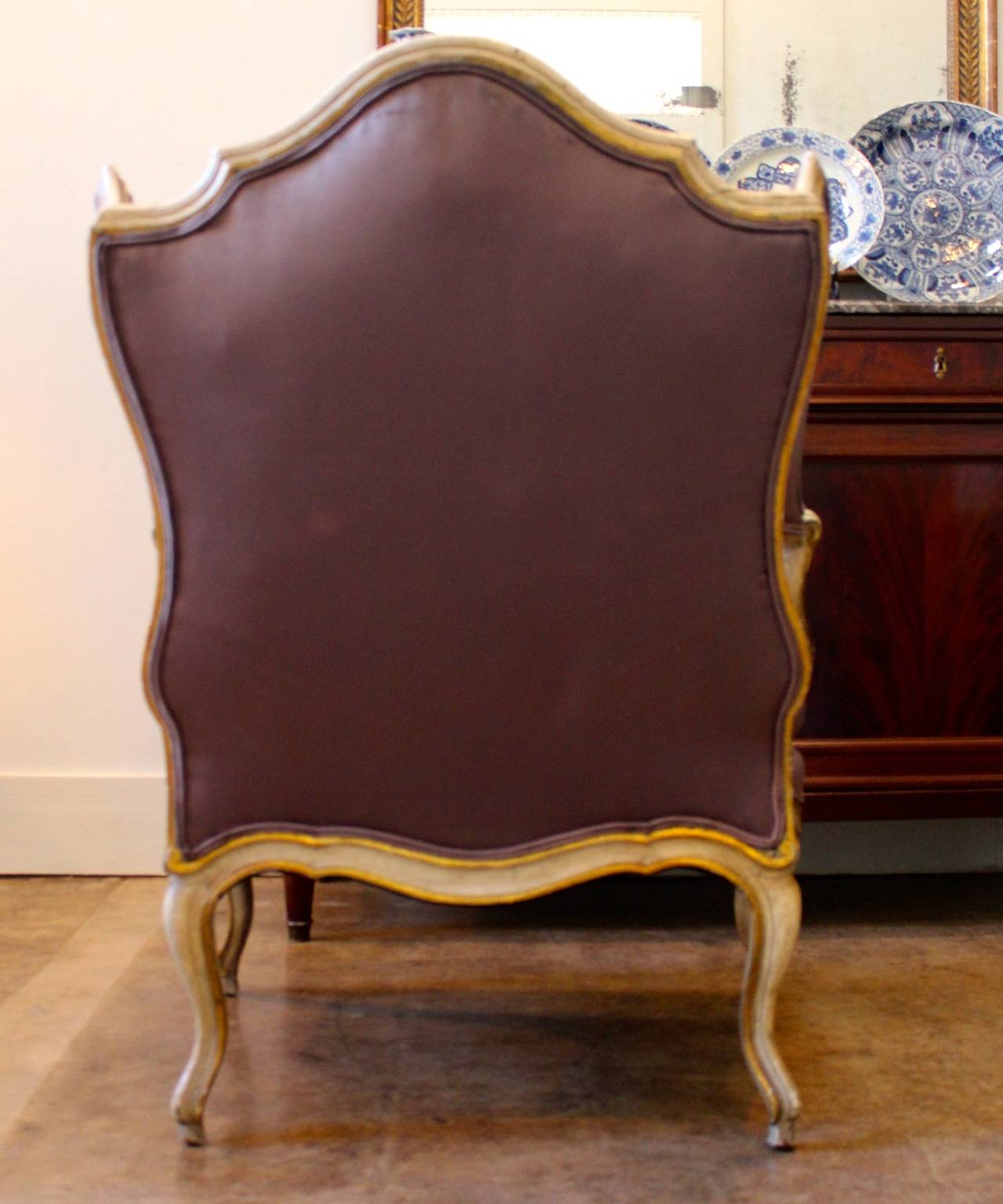 French Regence Style Painted and Parcel Gilt Fauteuil de Confessionnal In Good Condition In Dallas, TX