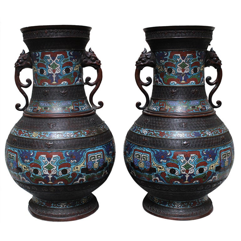 Asian pocelain vase pair