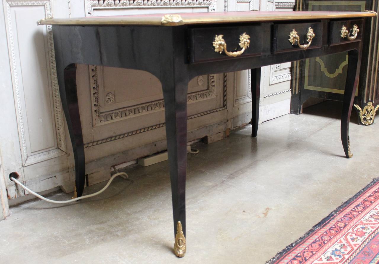 Dyed French Louis XV Style Black Lacquered Desk with Red Tooled Leather Top For Sale