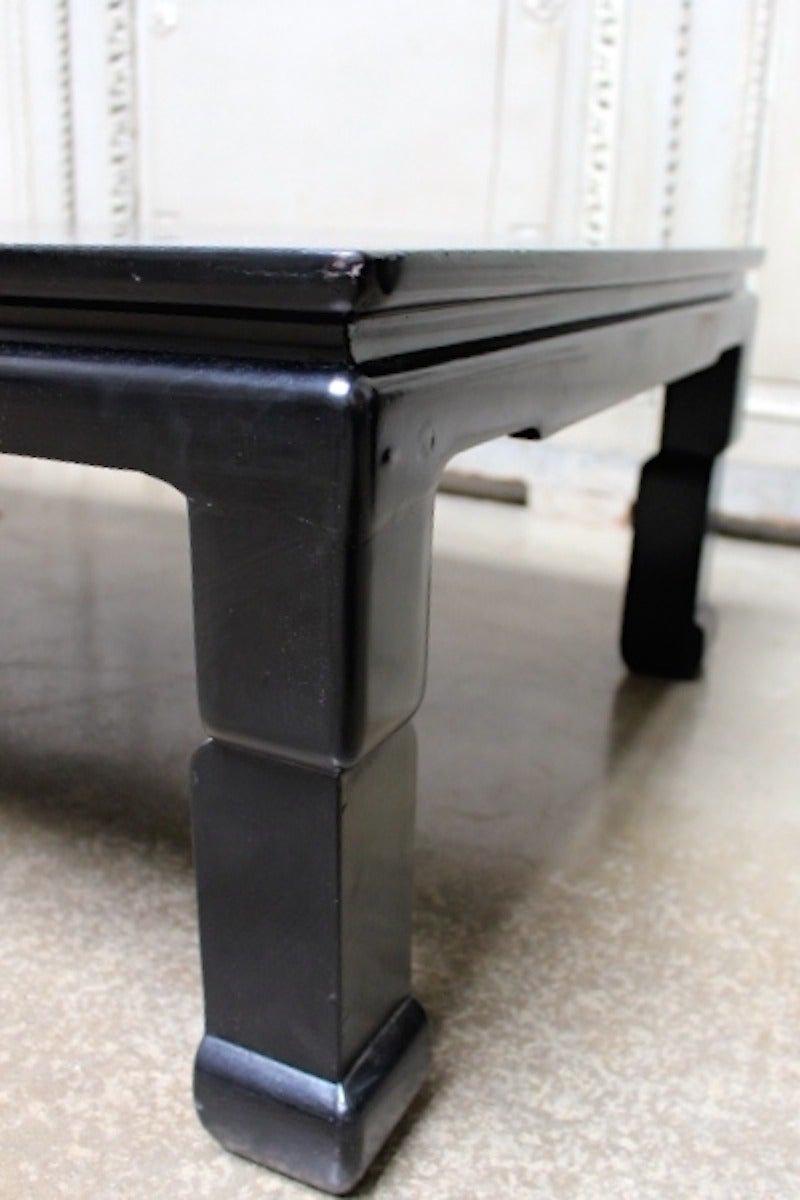 Chinoiserie Chinese Black Lacquer Coffee Table with Mother of Pearl Inlay