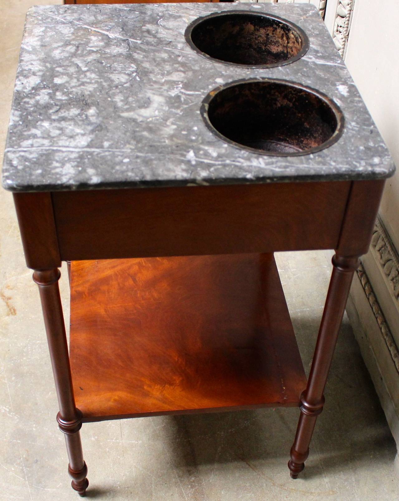 18th Century French Directoire Mahogany Wine Table with Gray Marble Top In Good Condition For Sale In Dallas, TX