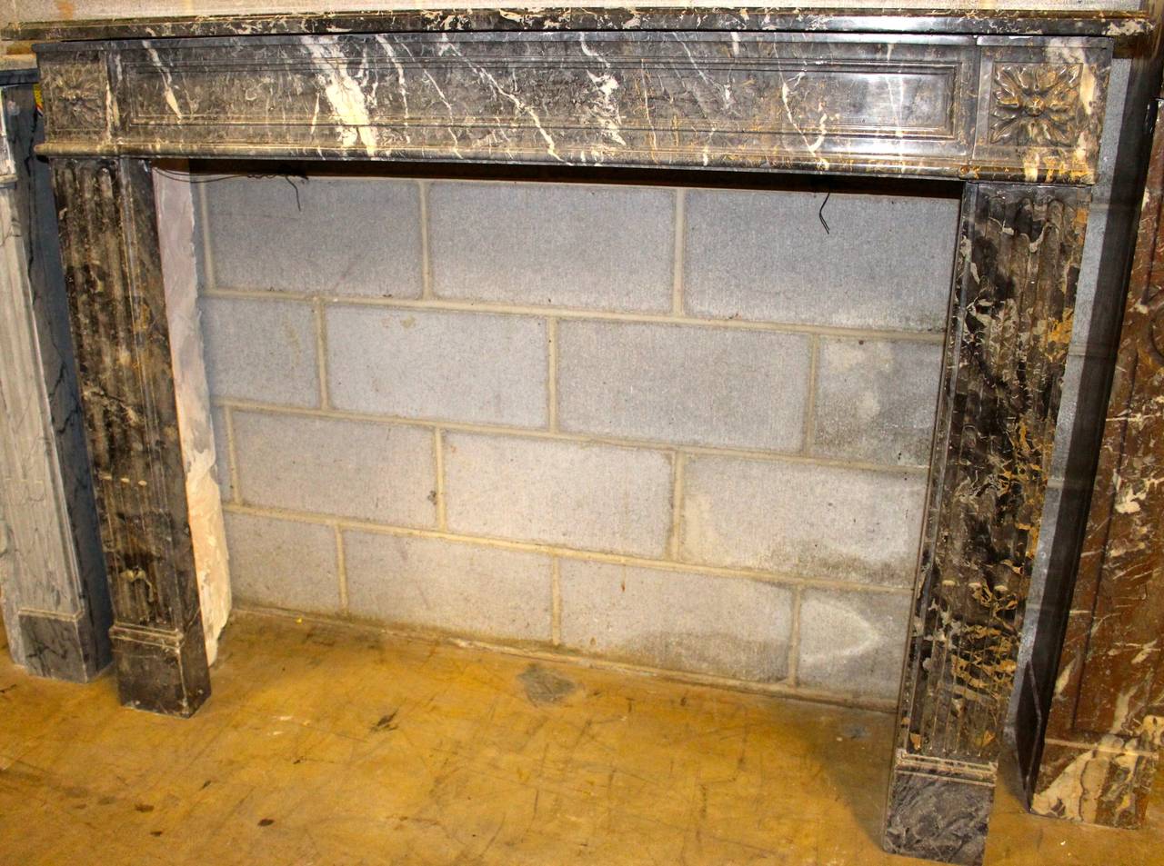 A French Louis XVI Style Gray Marble Mantel In Good Condition In Dallas, TX