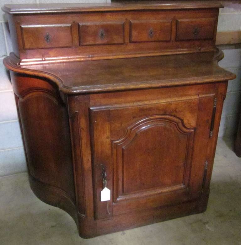 18th Century French Regence Cabinet in Carved Brown Oak In Good Condition For Sale In Dallas, TX