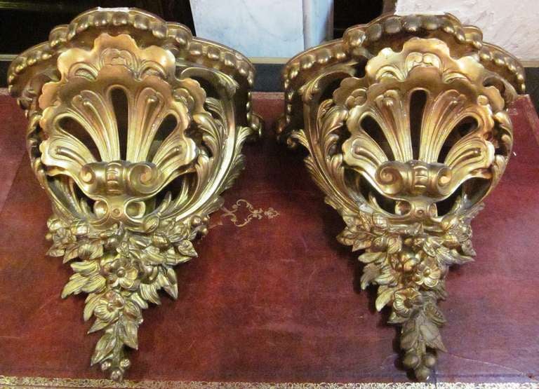 Rococo Pair of Gilded Wall Brackets