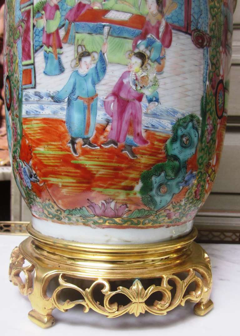 A Pair of Chinese Rose Medallion Porcelain Lamps In Good Condition In Dallas, TX