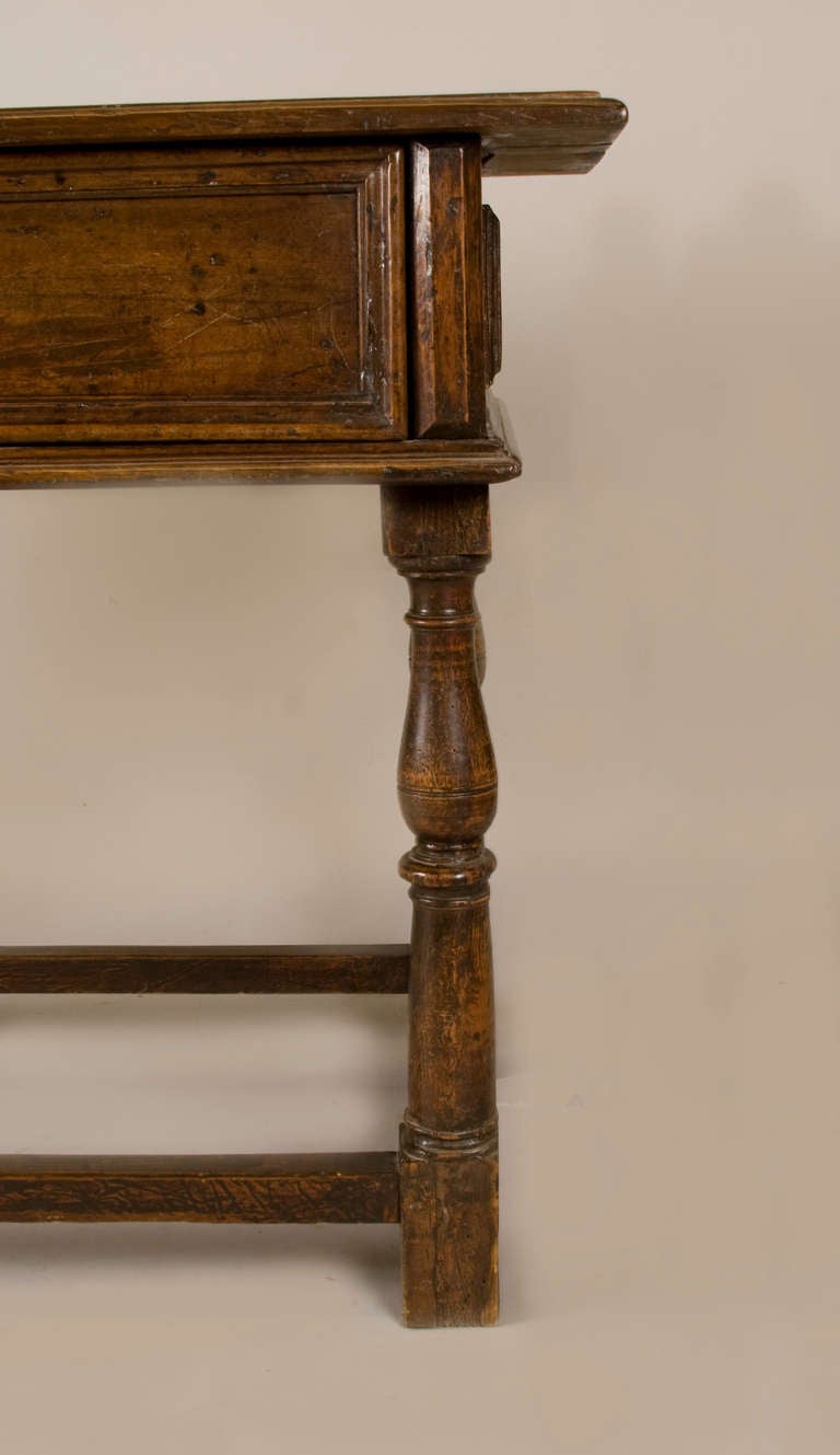 Italienischer Tisch des späten 17. bis frühen 18. Jahrhunderts mit einer Schublade im Zustand „Gut“ im Angebot in San Francisco, CA