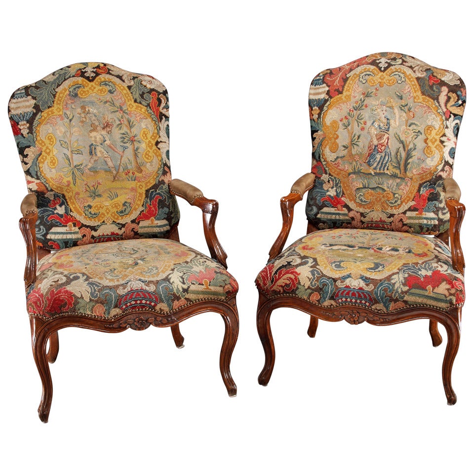 Late 17th-Early 18th Century Louis XV Walnut Fauteuils with Period Needlework For Sale