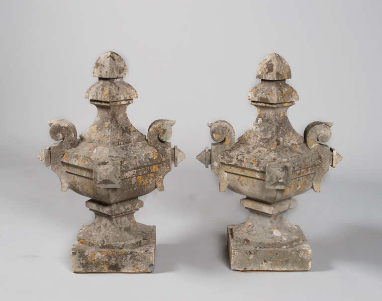 Pair of late 17th-early 18th century French limestone gate finials. Purportedly from Chateau Raray.