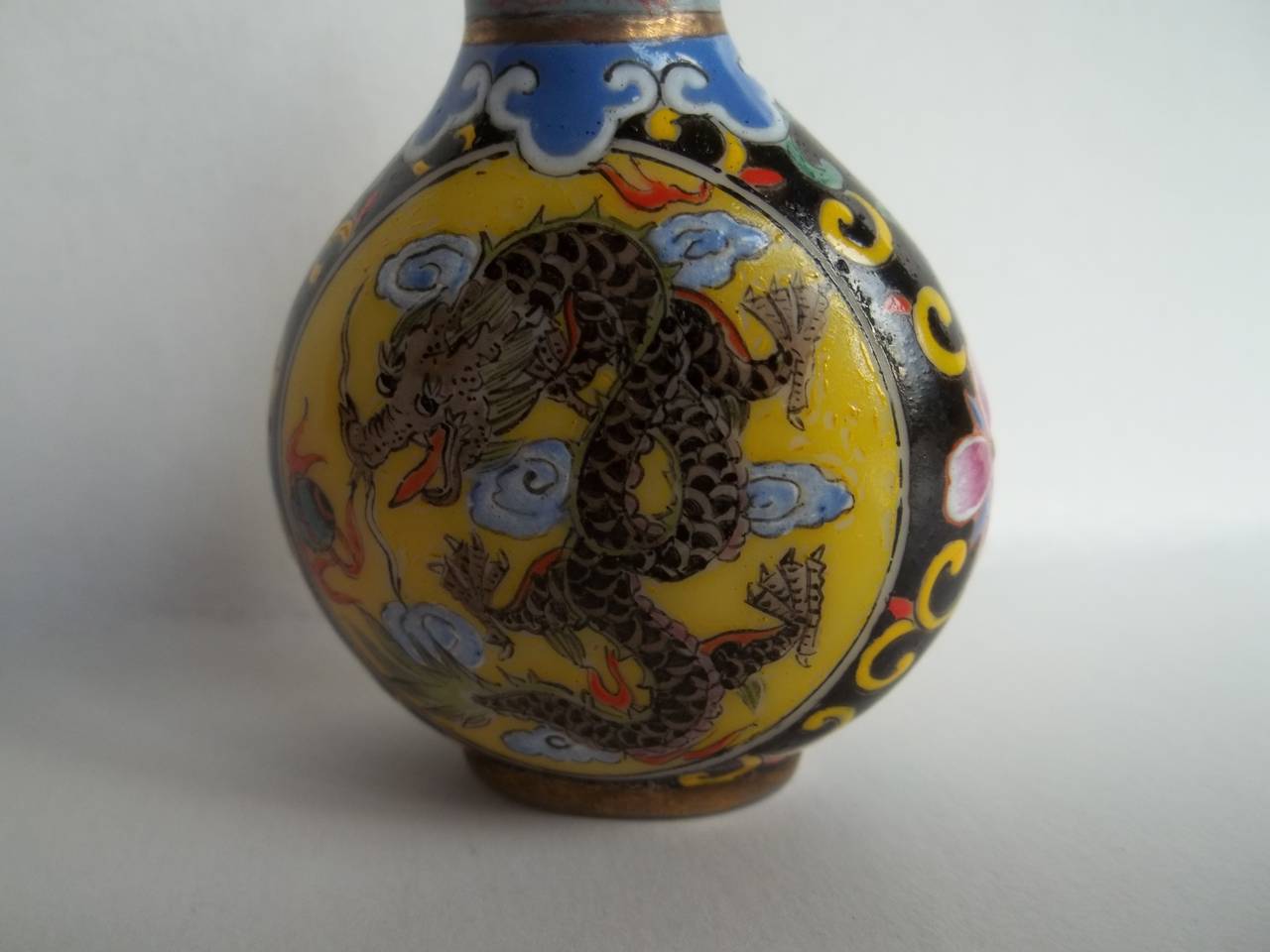 Hand-Painted 19th Century, CHINESE Snuff Bottle, Hand Enamelled On Glass, QING Dynasty