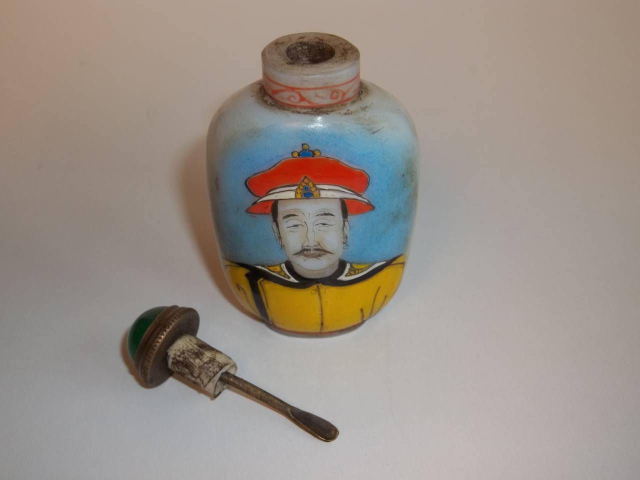19thc Chinese Snuff Bottle, Enamelled Emperor On Glass, Qing 3