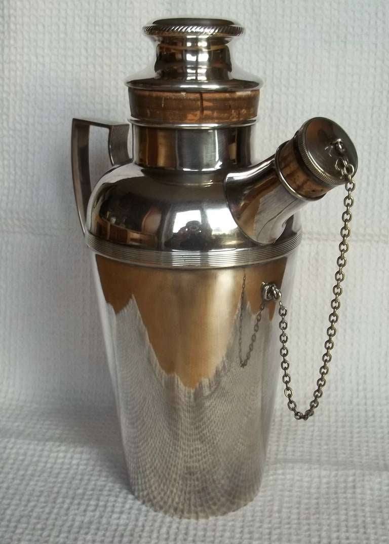 HARRODS, Art Deco, COCKTAIL SHAKER, Silver Plated, circa 1930's In Excellent Condition In Lincoln, Lincolnshire