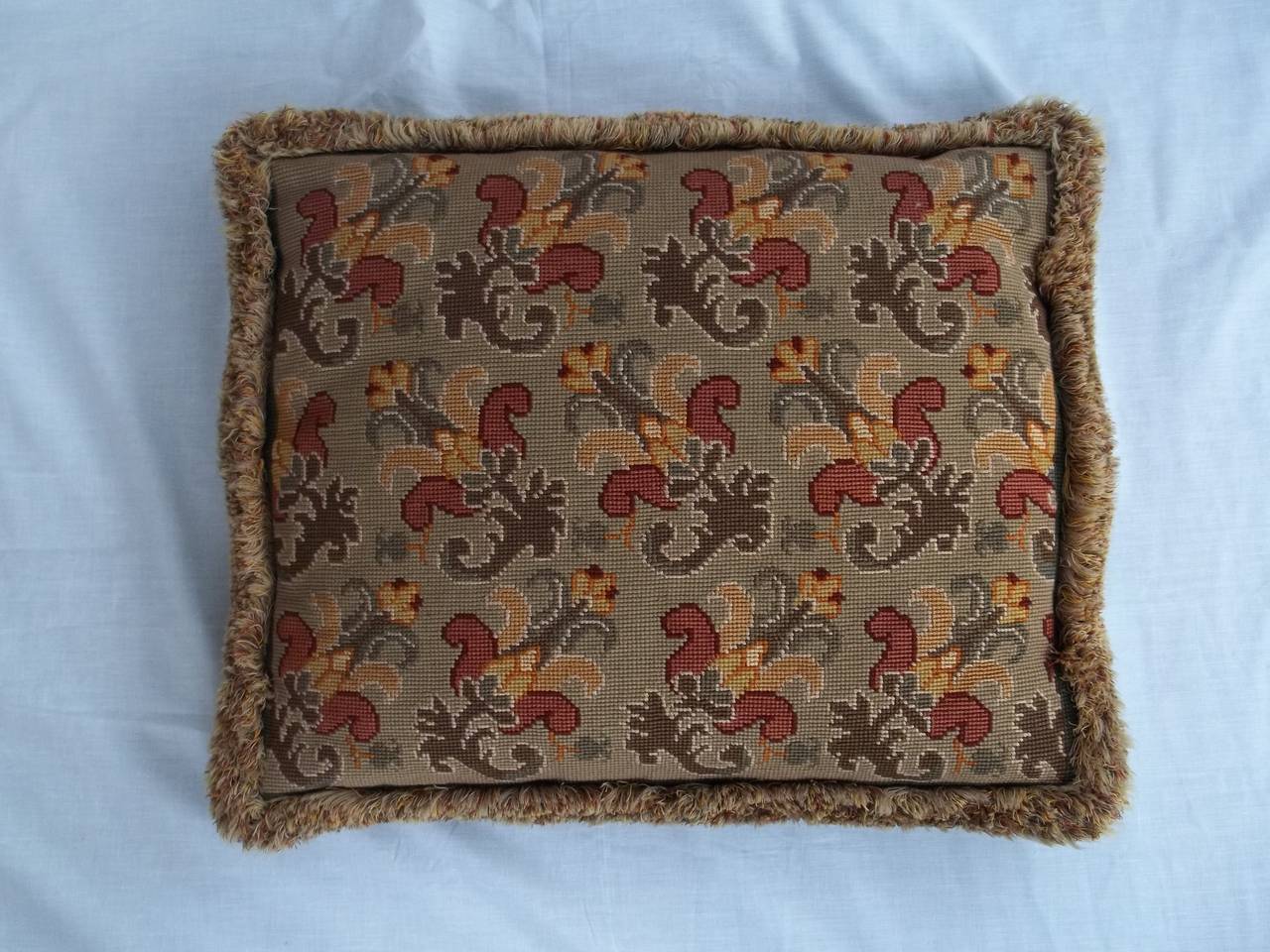 Spätes 19. Jahrhundert:: Kissen:: Nadelspitze:: Jugendstil-Design