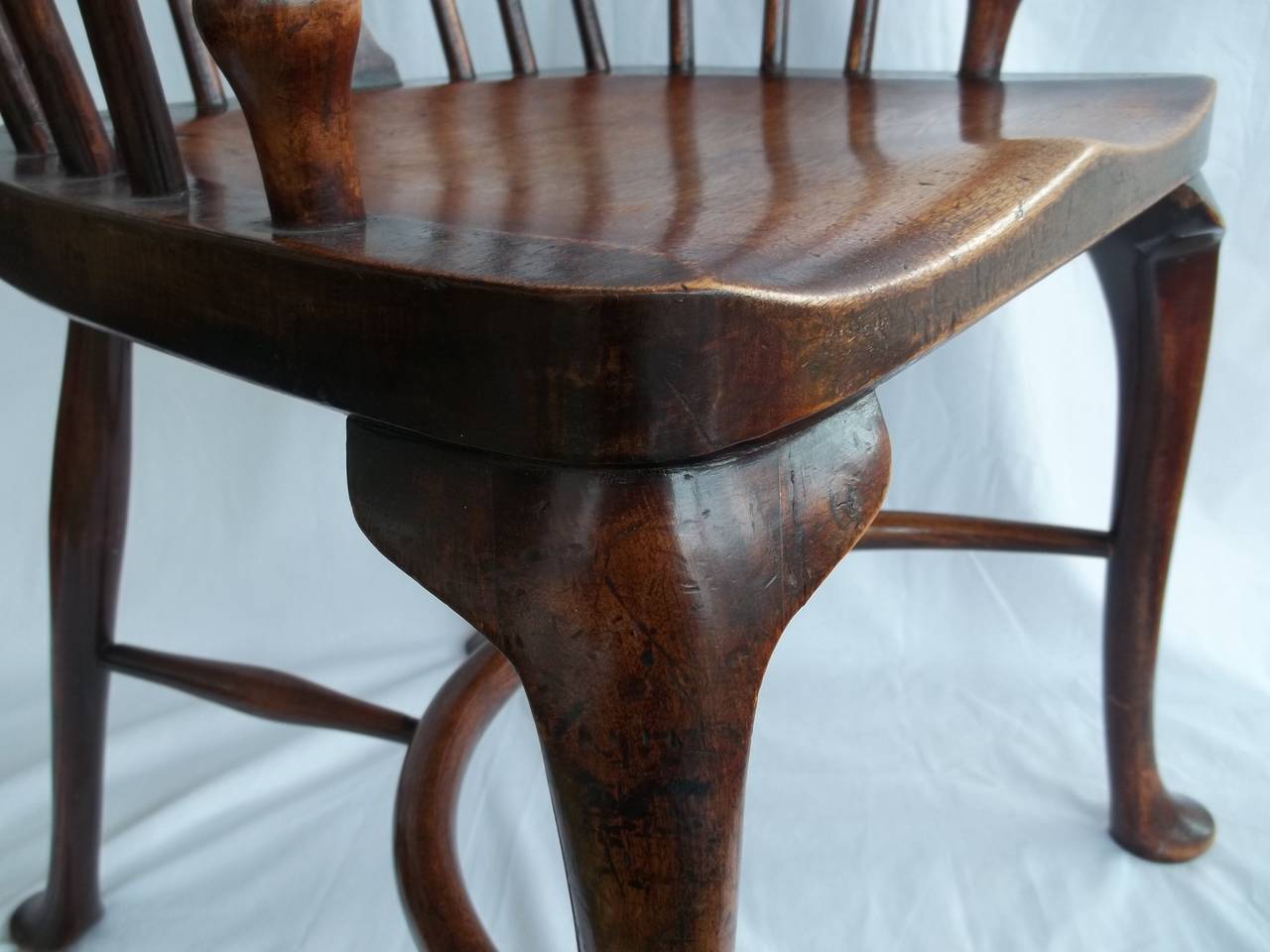 Wood 19th Century Low-Back Windsor Armchair with Cabriole Legs