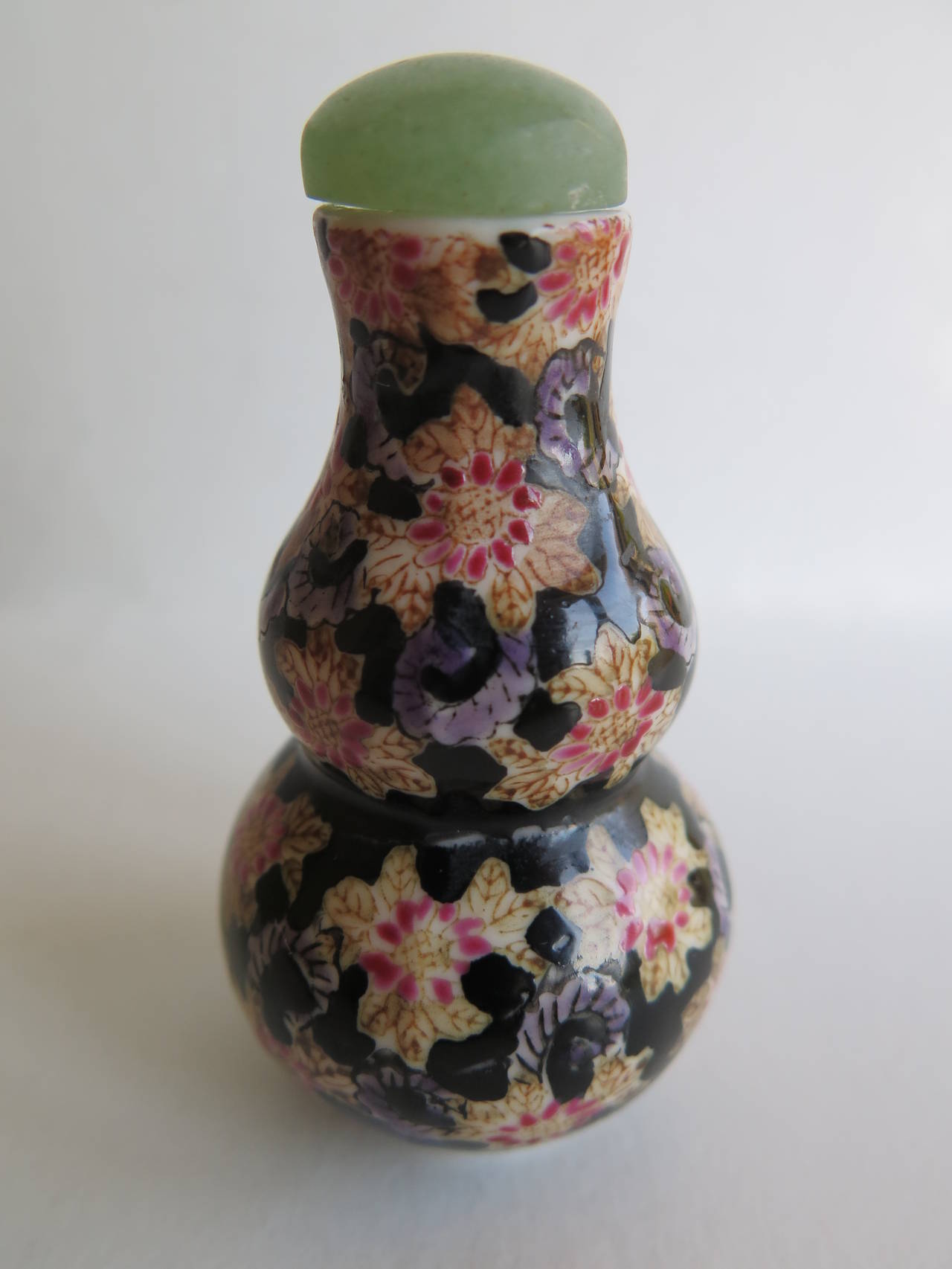 Hand-Crafted Chinese Snuff Bottle, Porcelain, Hand-Painted, Jade Top, Early 20th Century