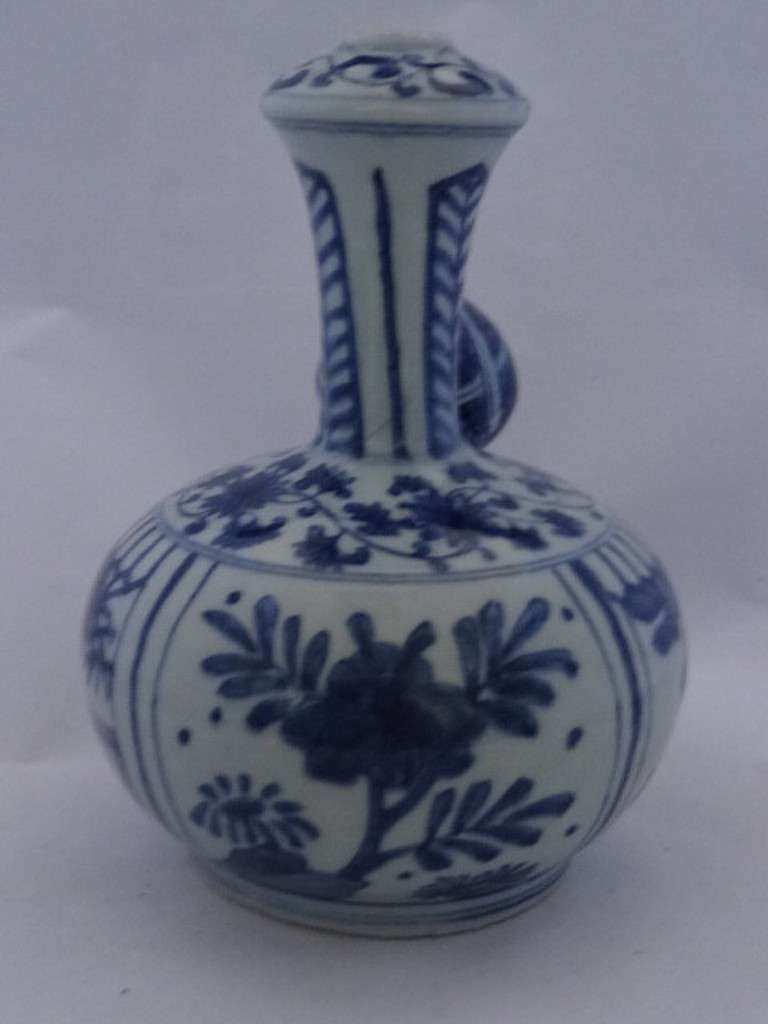 Porcelain Chinese Eighteenth Century Kendi 2