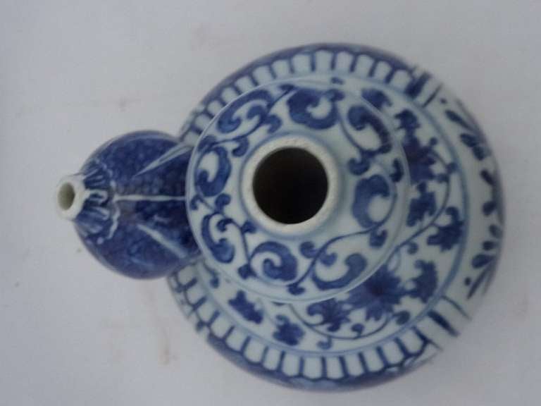 Porcelain Chinese Eighteenth Century Kendi 3