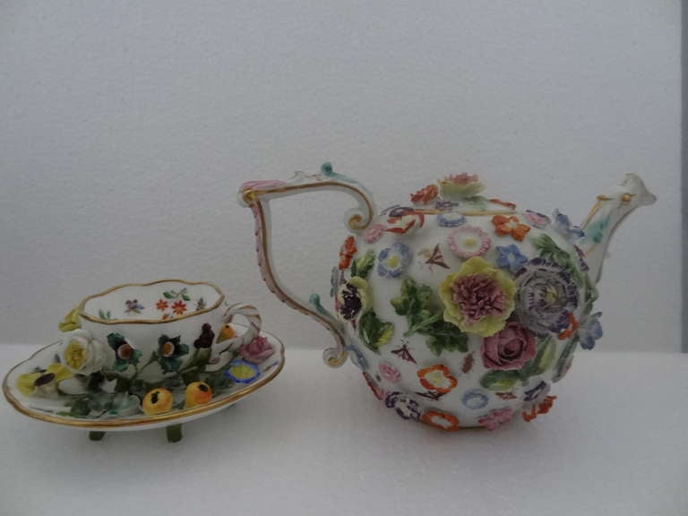 Meissen Porcelain Floral Tea Service Provenance Chatsworth House Attic Sale In Good Condition In Leeds, GB