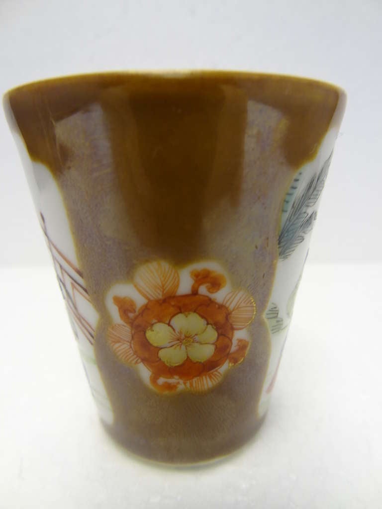 Porcelain Chinese Cafe-au-Lait Beaker Provenance Chatsworth House Attic Sale In Good Condition For Sale In Leeds, GB