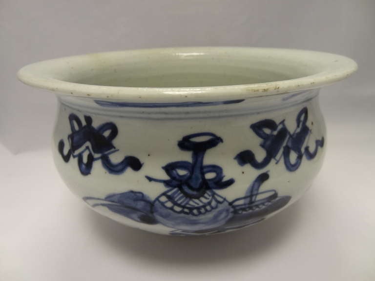 Chinese Blue and White Porcelain Bowl Kangxi Period 1662 - 1722 In Good Condition For Sale In Leeds, GB