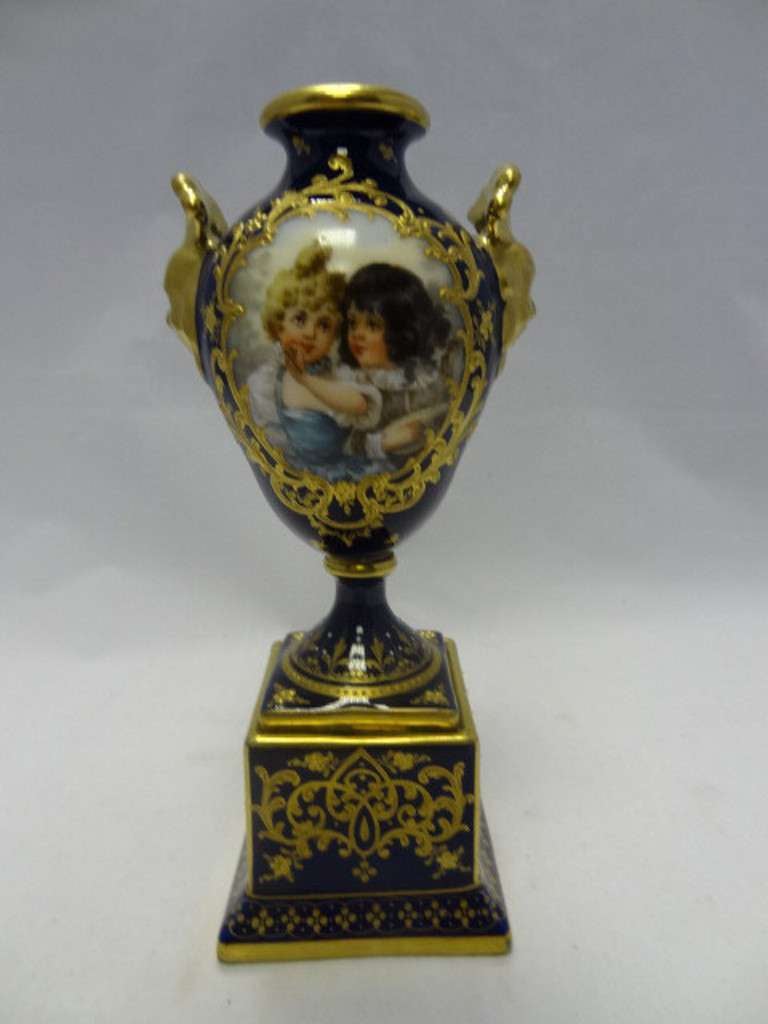 Royal Vienna Style Porcelain Vase signed Hurrer In Excellent Condition For Sale In Leeds, GB