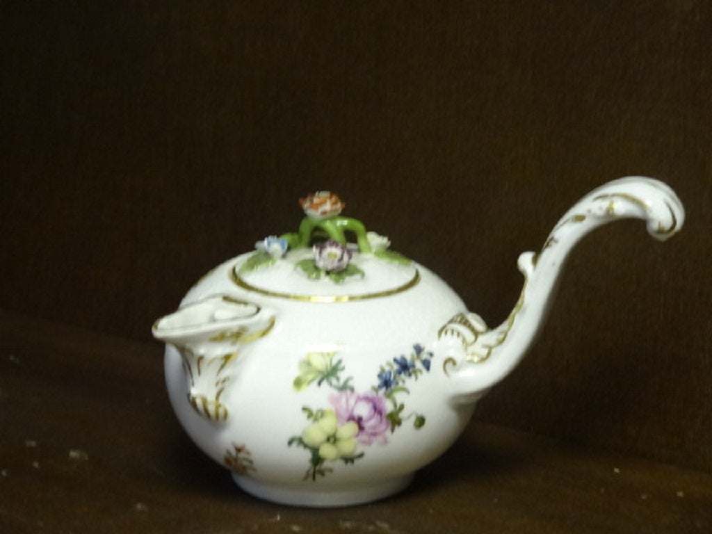 Meissen Porcelain Cream Pot with Side Handle, circa 1740