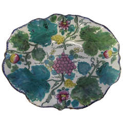 Bow Factory Porcelain Dish with Rustic Design of Grapes and Vines
