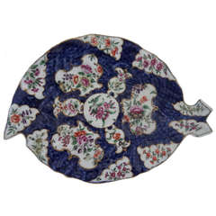 Worcester Porcelain Polychrome Leaf Shaped Dish with Seal Mark